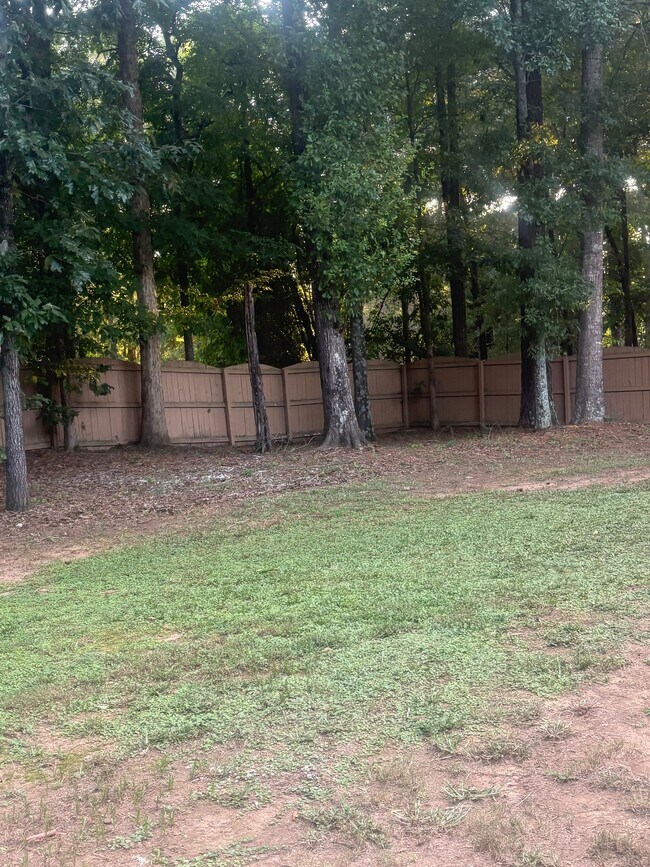 Building Photo - 860 Streamside Dr