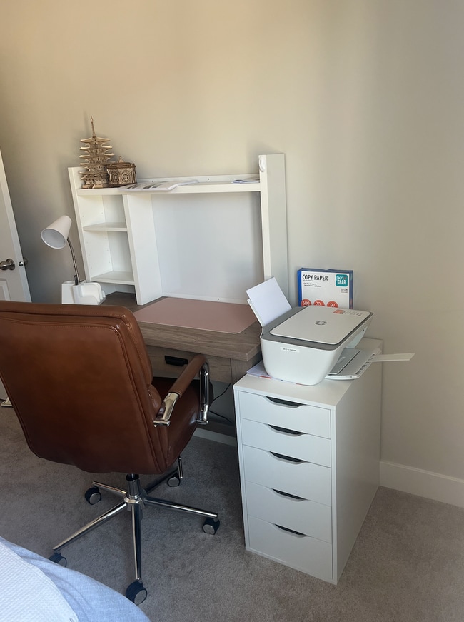 Building Photo - Three Bedroom Partially Furnished Townhome in Lehi