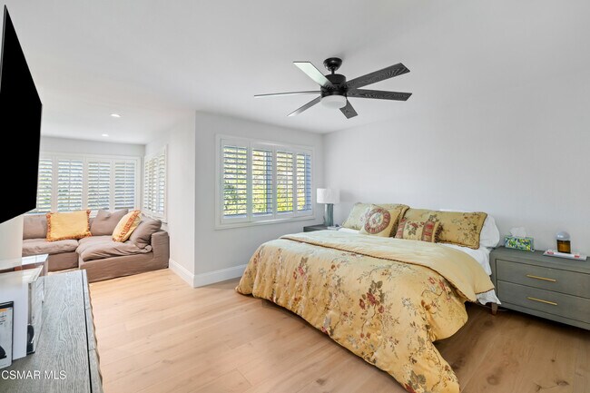 Building Photo - 885 Rim Crest Dr