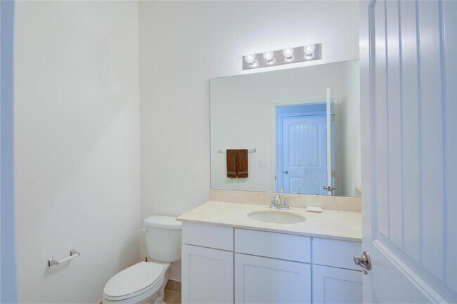 Building Photo - 495 NE Abaca Way