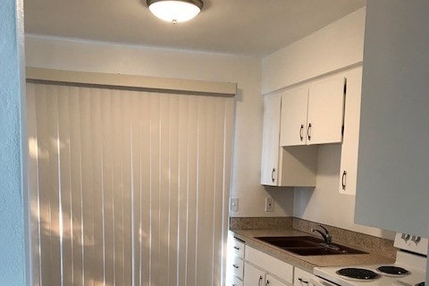 Kitchen - 345 SE 81st Ave