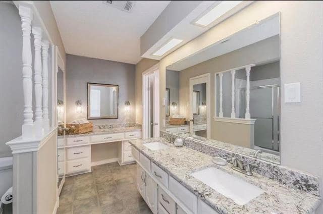 Building Photo - 3915 Spring Hollow Dr