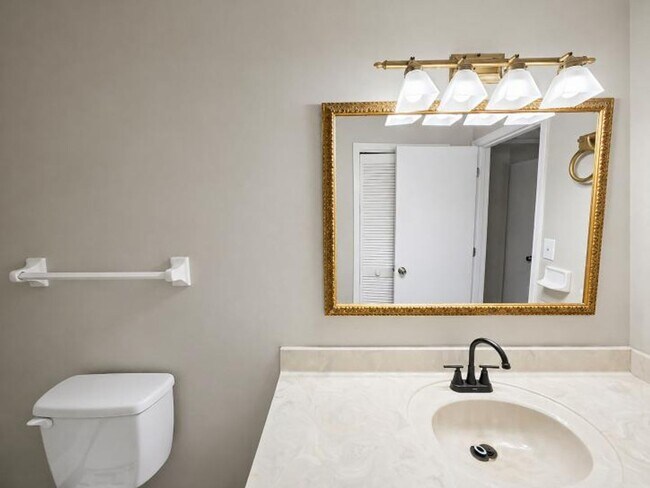 Building Photo - MOVE-IN SPECIAL!! $250 OFF First Month