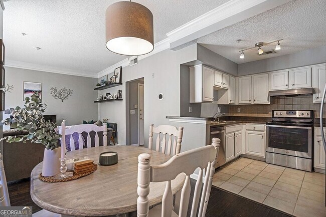 Building Photo - 800 Peachtree St NE