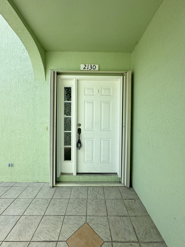 Building Photo - 2130 SE Wild Meadow Cir