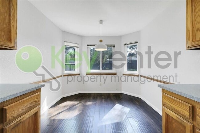 Building Photo - 2624 Walnut Ave