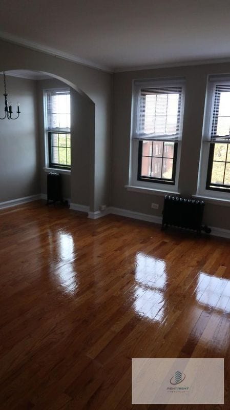 Building Photo - 1209 W Sherwin Ave