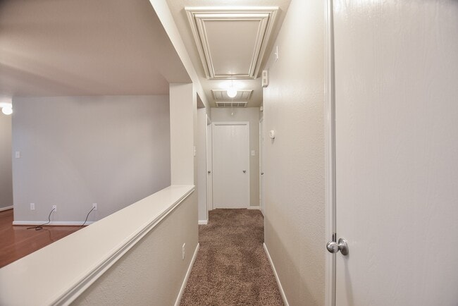 Building Photo - 15327 Mission Oak Dr