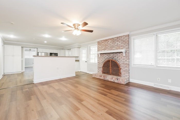 Building Photo - 512 Brooks Rd