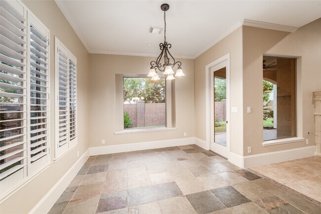 Building Photo - 4222 Stonebrook Ln