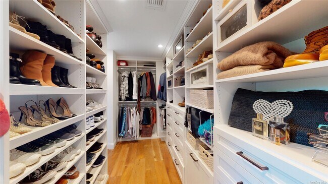 Building Photo - 52 Annandale Rd