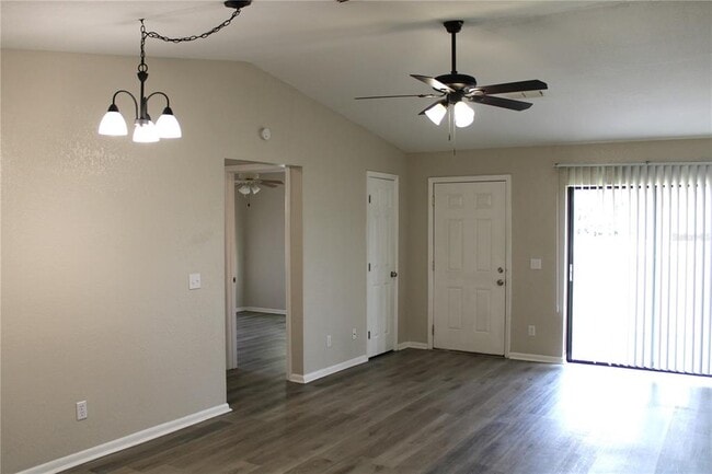 Building Photo - 3110 Harmon Ln