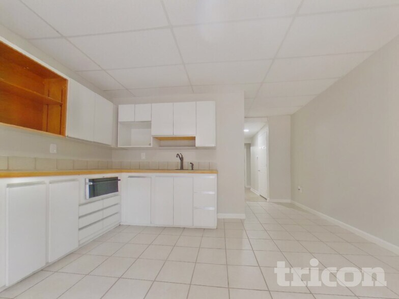 Building Photo - 5681 Lanny Dr