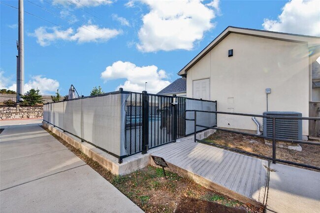 Building Photo - 2400 Louis Henna Blvd