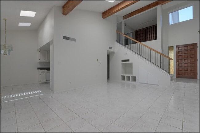 Building Photo - 6622 Dawn Dr