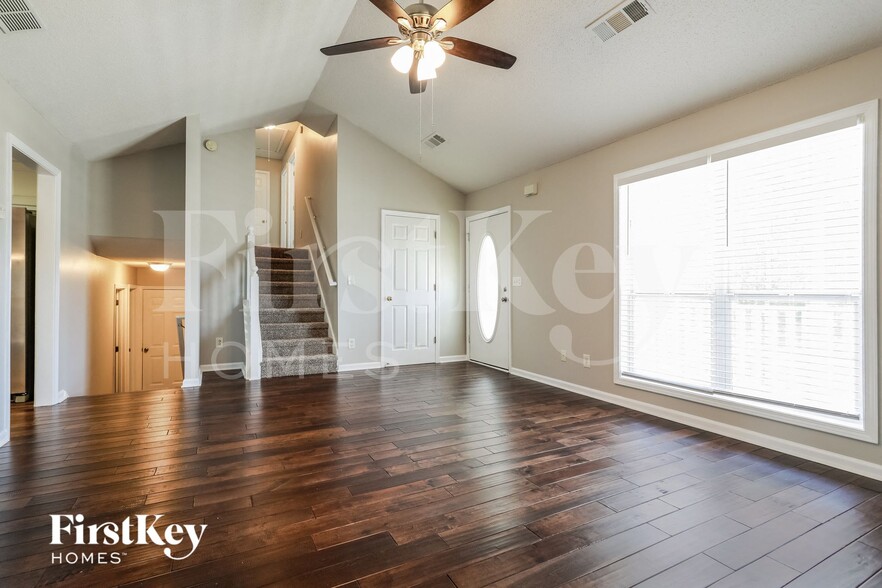 Building Photo - 453 Jasmine Dr