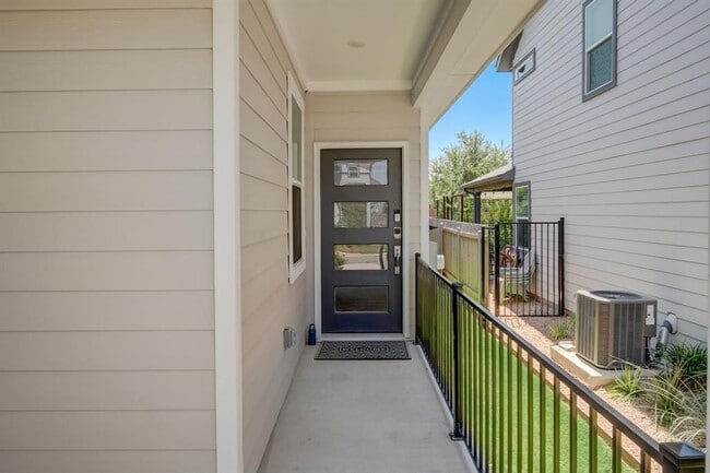 Building Photo - 5407 Jason Dr