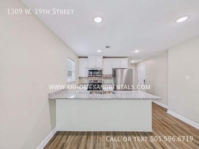Building Photo - 1309 W 19th St