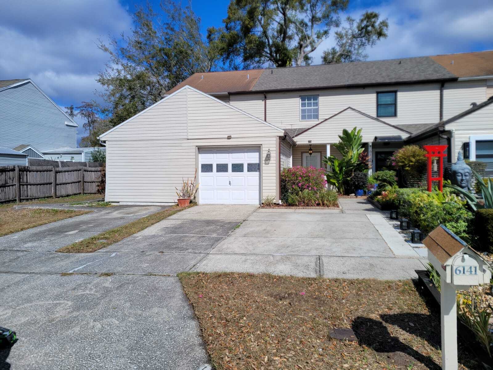 Building Photo - 6141 Oak Cluster Cir