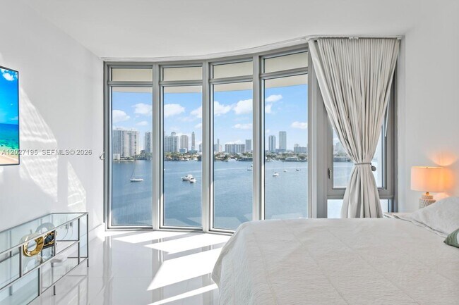 Building Photo - 17301 Biscayne Blvd