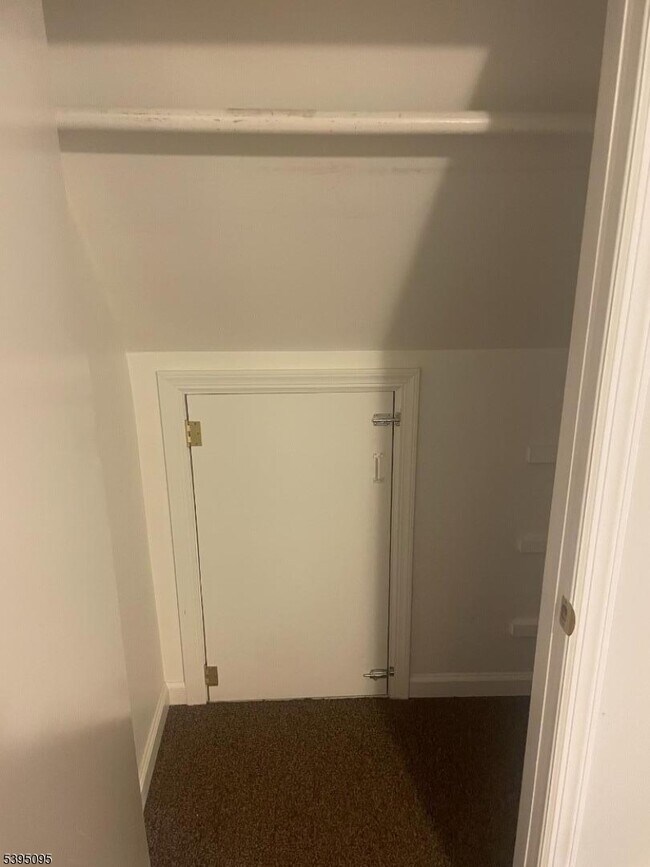 Building Photo - 38 Morris Ave