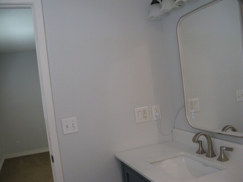 Building Photo - 20851 Sequoia Pl