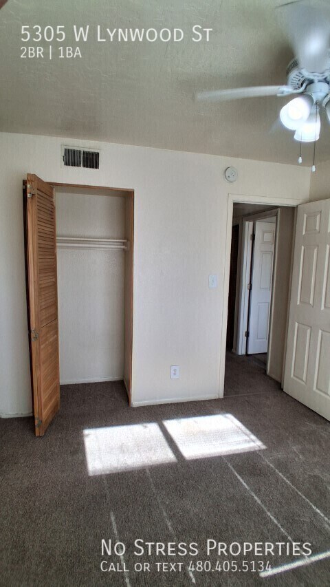 Building Photo - 5305 W Lynwood St