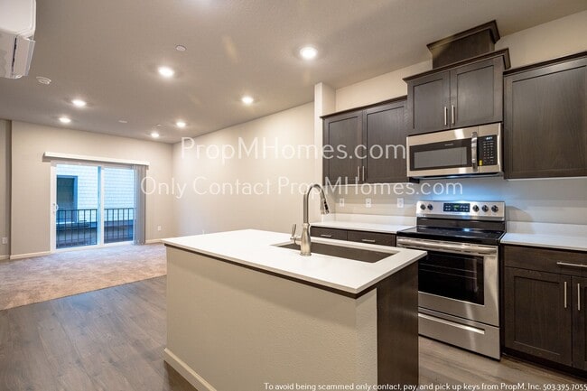 Building Photo - Bright and Relaxing 2-Bedroom in the Heart...