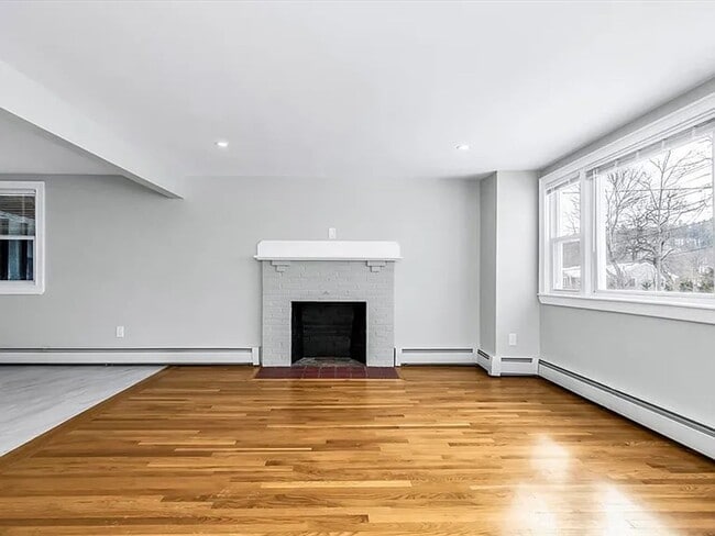 Building Photo - Beautifully Renovated 3-Bedroom Home in Woburn – $3,999.00/mo