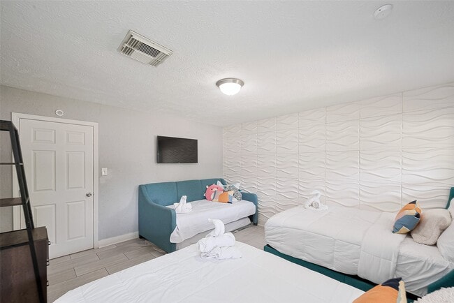 Building Photo - 5114 Grantwood St