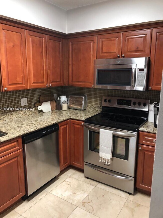 Building Photo - 101 Sidonia Ave