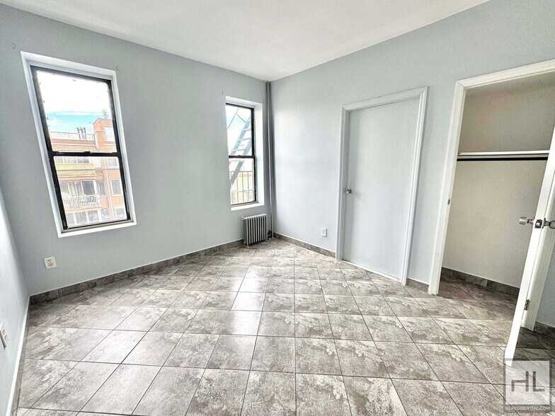 Building Photo - BAY 22 STREET