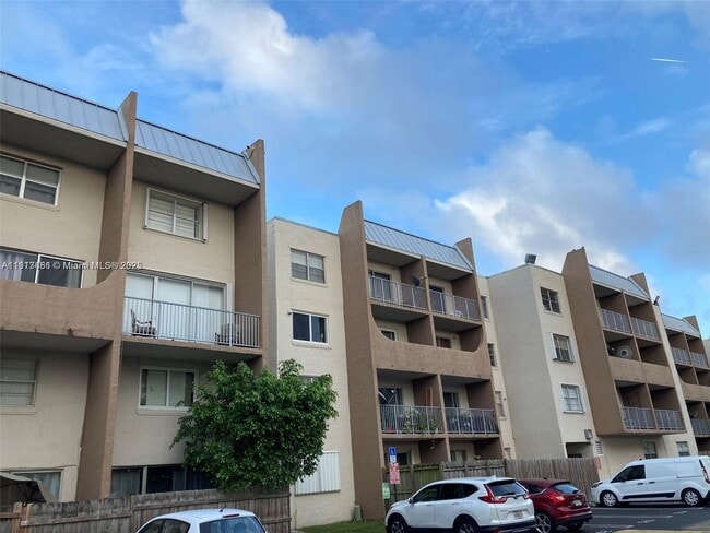 Building Photo - 10900 SW 104th St