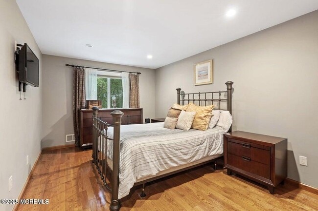 Building Photo - 11 Desiree Ct