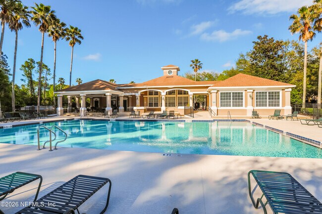 Building Photo - 10550 Baymeadows Rd