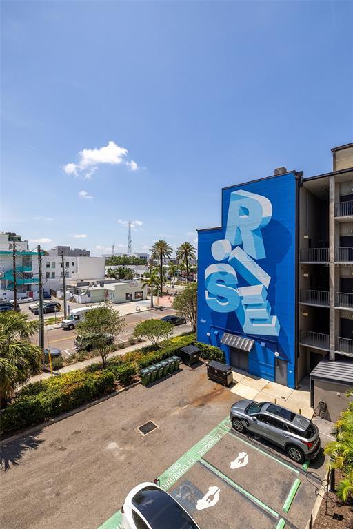 Building Photo - 1010 Central Ave N