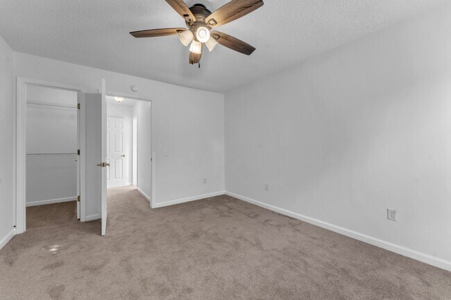 Building Photo - 21 Glencove Ct