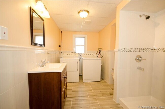 Building Photo - 30 Cavasin Dr