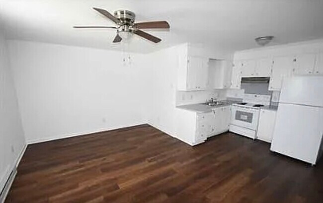 Building Photo - 1095 Cheyenne Ct