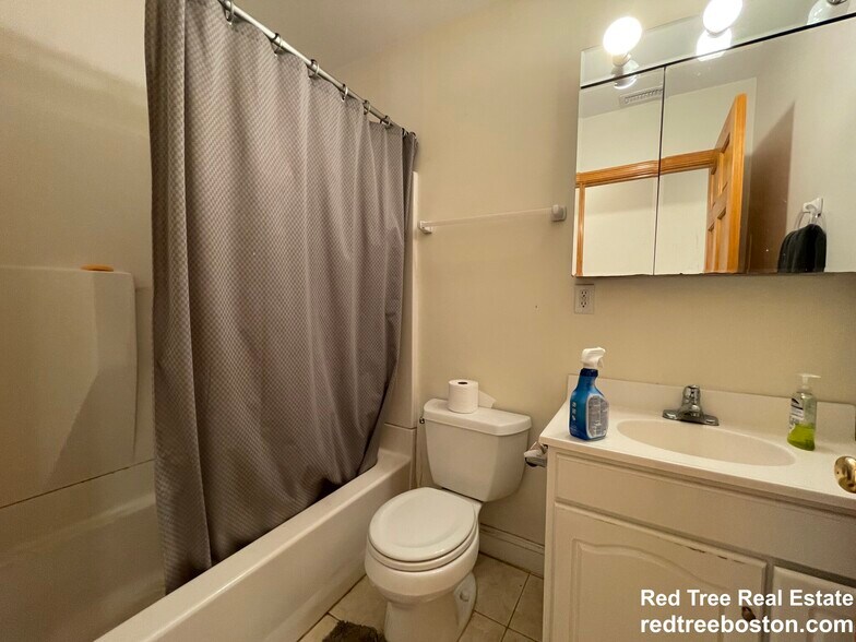 Building Photo - 1801 Beacon St