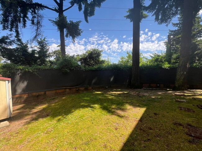 Building Photo - Charming 3 Bed 3.5 Bath home in Southwest ...