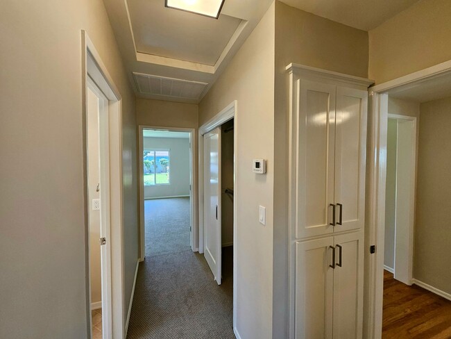 Building Photo - Beautiful Home in a Lovely Neighborhood! Available Spacious 2 Bedroom and Two Bathroom!