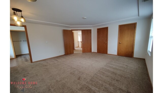 Building Photo - Beautiful open floorplan in amazing Steilacoom!!  All appliances included, large yard!!