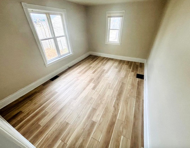 Building Photo - 821 N Bond St