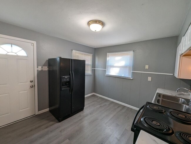 Building Photo - Best of Berkley Bungalow