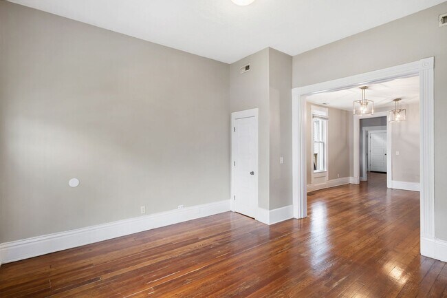 Building Photo - Remodeled 3BR/ 2BA Home in Shelby Park!