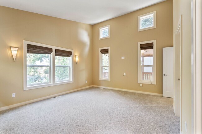 Building Photo - Beautiful 3-bdrm/2.5-bath in Beaumont-Wils...