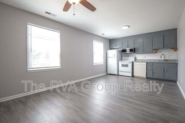 Building Photo - 3805 Woodlawn St