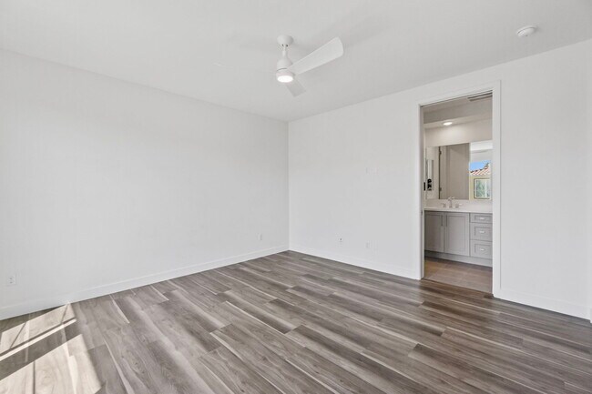 Building Photo - 1632 Doheny Way