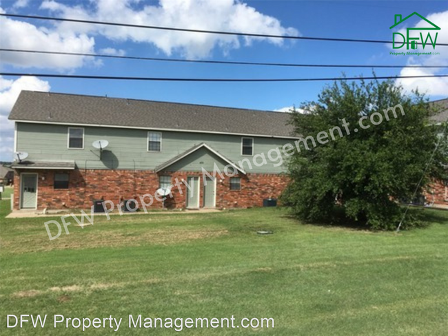 Building Photo - 2 br, 1.5 bath Apartment - Walnut Apartmen...